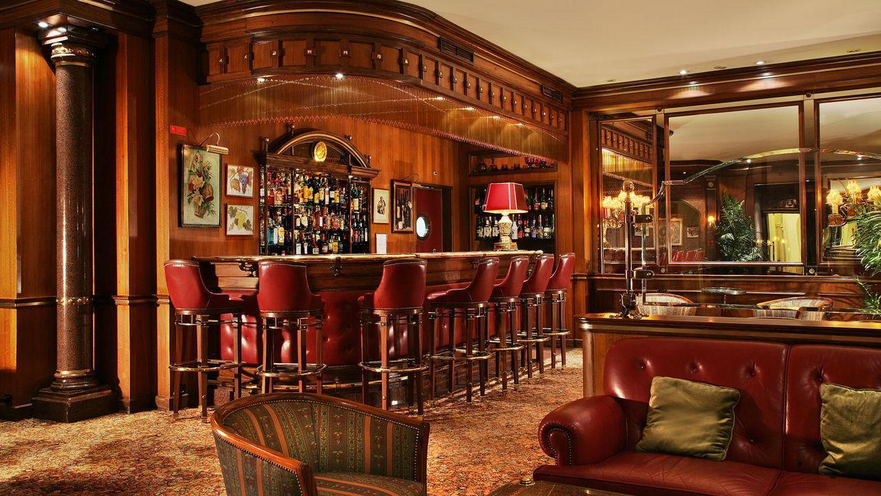 فندق آفينيدا بالاس Lisboa المظهر الخارجي الصورة The bar at the St. George Hotel