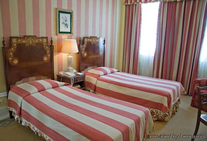 فندق آفينيدا بالاس Lisboa الغرفة الصورة A room at the hotel