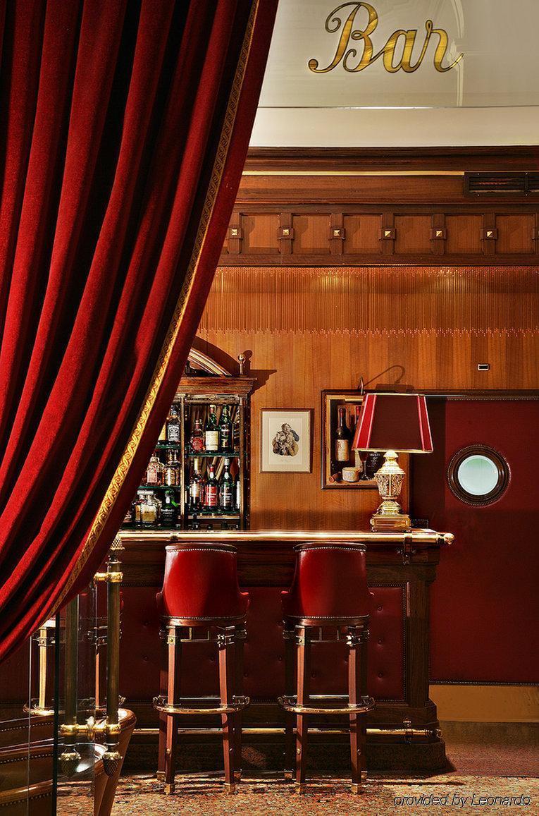 فندق آفينيدا بالاس Lisboa المظهر الخارجي الصورة The bar at the Savoy