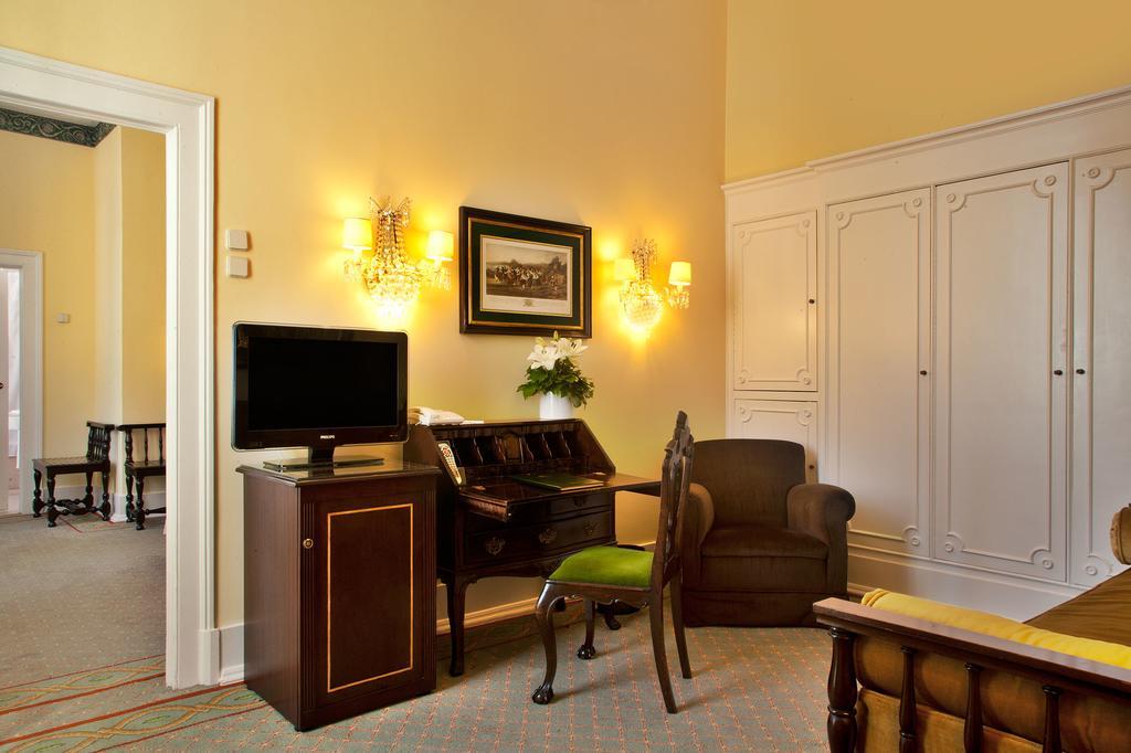 فندق آفينيدا بالاس Lisboa المظهر الخارجي الصورة A room at the hotel