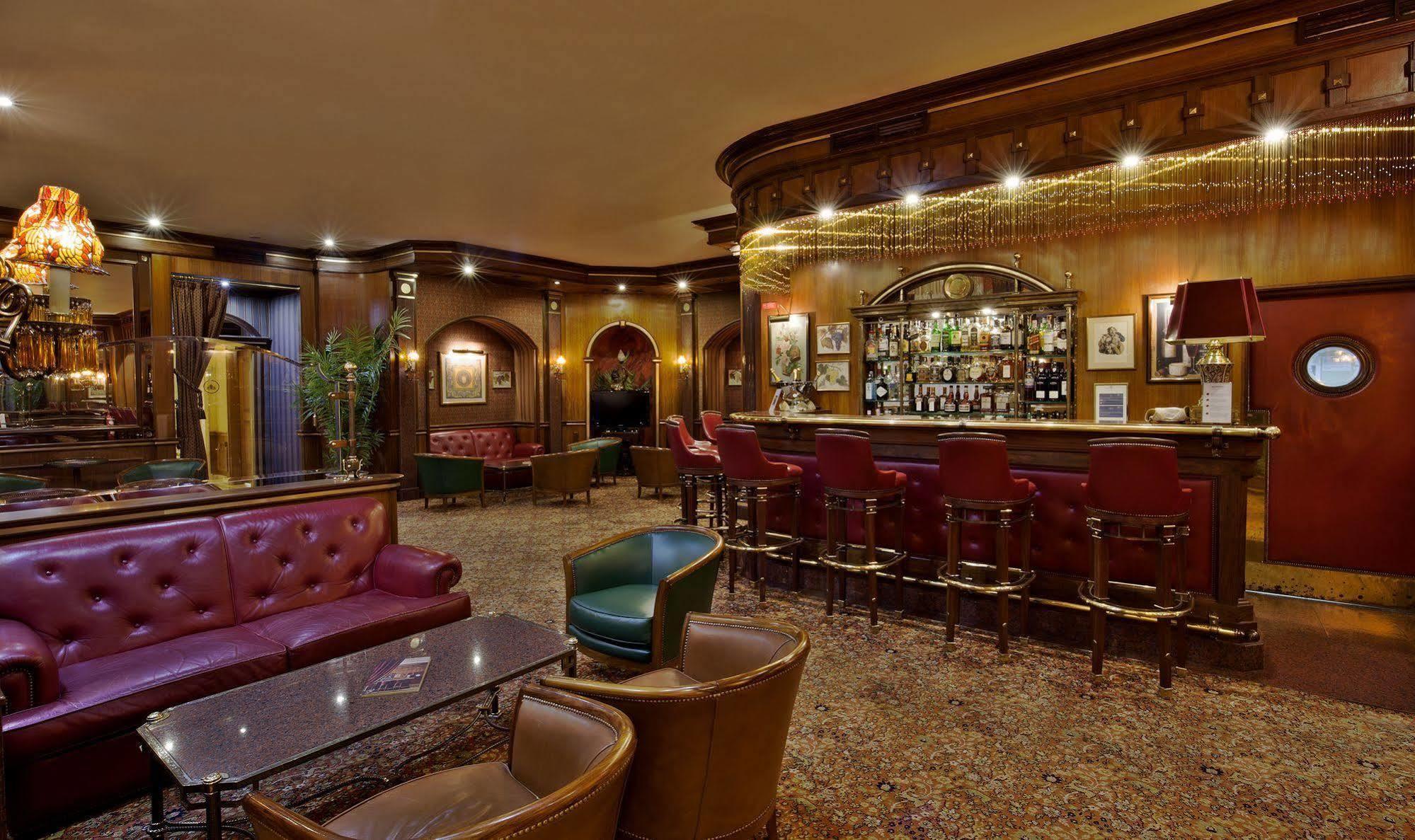 فندق آفينيدا بالاس Lisboa المظهر الخارجي الصورة The bar at the Savoy