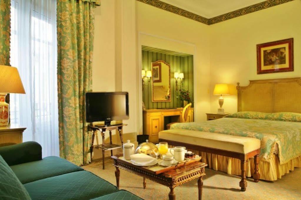 فندق آفينيدا بالاس Lisboa الغرفة الصورة A room at the hotel